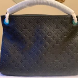 Artsy MM Louis Vuitton Purse